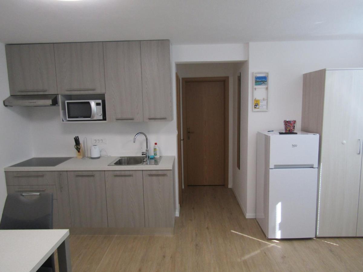 Apartma Melinc *